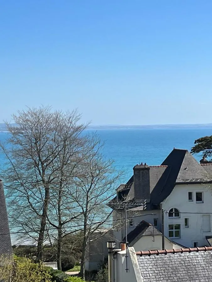 Nid De Pie Bed & Breakfast Crozon